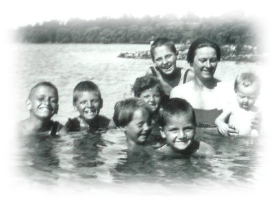 Alice and family at the Point, 1934