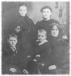 Caroline's children, c1904